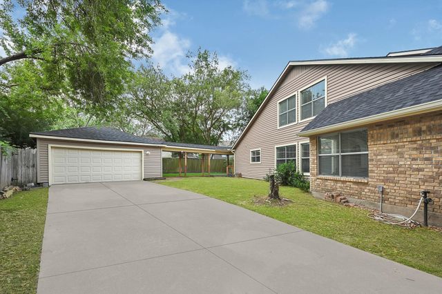 15427 Stonehill Drive, Houston, TX 77062