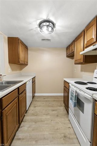3611 Radford CIR, Chesapeake, VA 23321