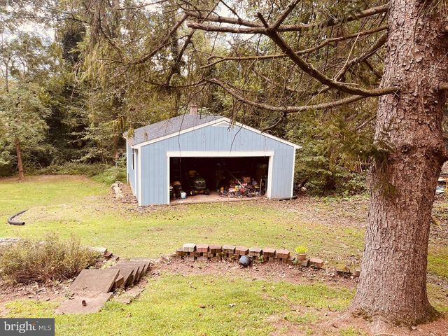 1254 W BROAD ST, Williamstown, PA 17098