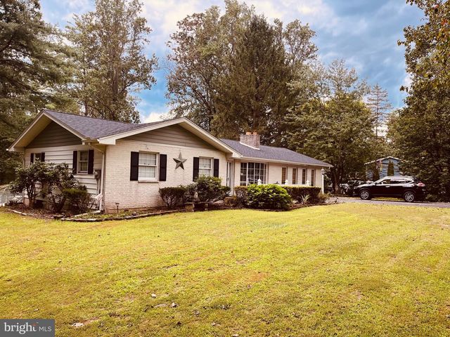 1254 W BROAD ST, Williamstown, PA 17098