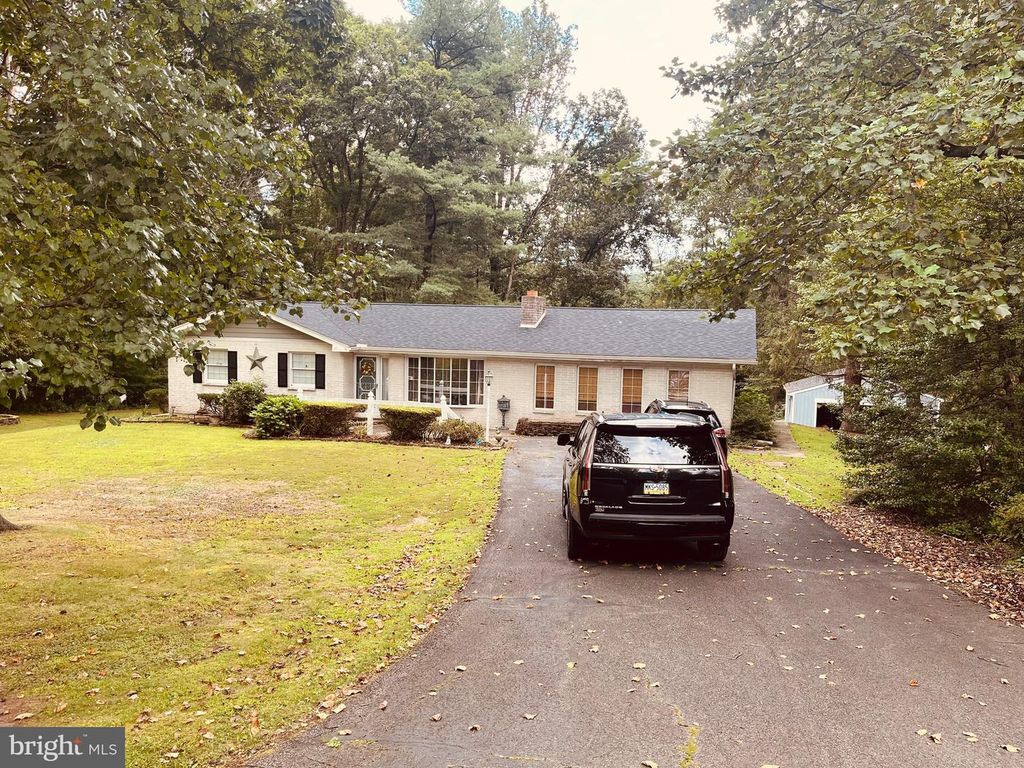 1254 W BROAD ST, Williamstown, PA 17098