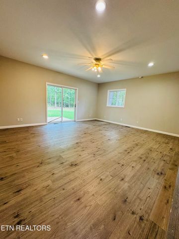 9301 Hondo Drive, Crossville, TN 38572