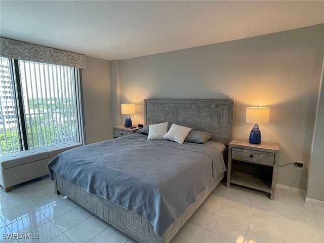 320 Seaview CT 2-712, Marco Island, FL 34145