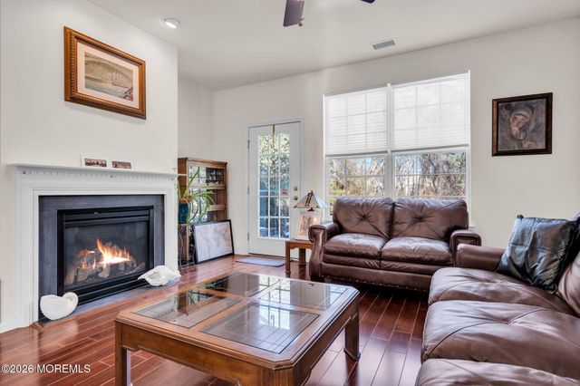 19 Turnbridge Court, Jackson, NJ 08527