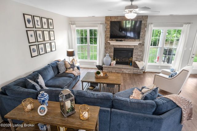 18683 Mila Marie Dr, Louisville, KY 40245