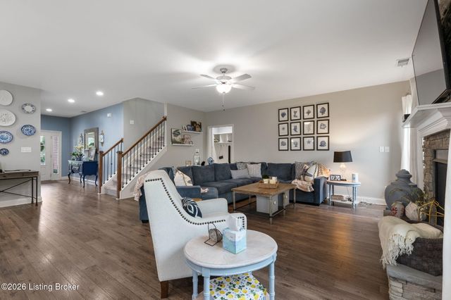 18683 Mila Marie Dr, Louisville, KY 40245
