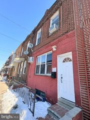 2033 S 9TH ST, Philadelphia, PA 19148