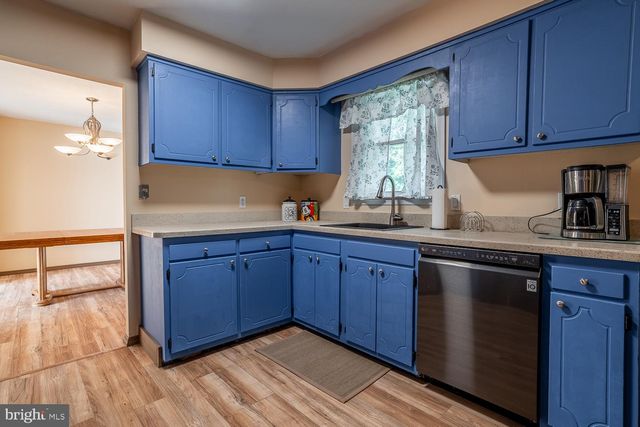 10 BULL RUN RD, Laurel Springs, NJ 08021