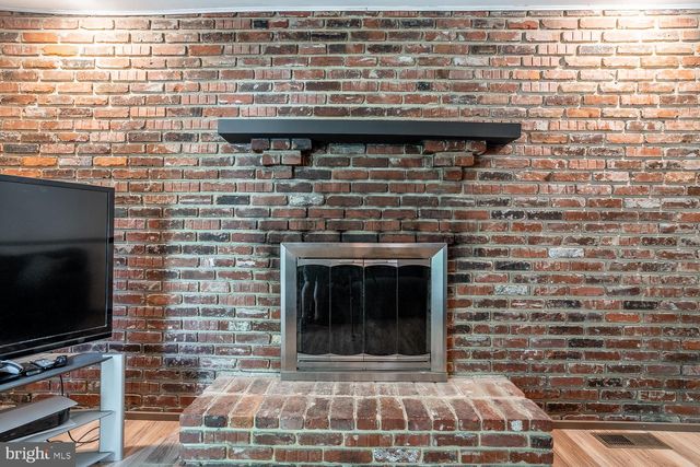 10 BULL RUN RD, Laurel Springs, NJ 08021