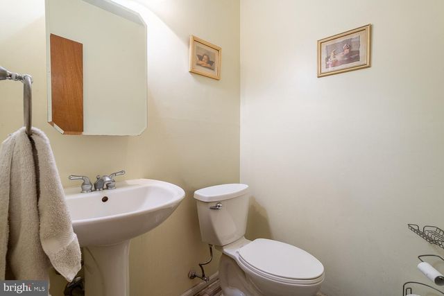 10 BULL RUN RD, Laurel Springs, NJ 08021