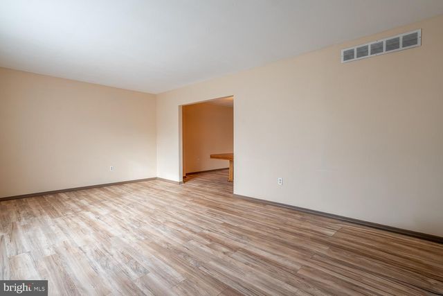 10 BULL RUN RD, Laurel Springs, NJ 08021