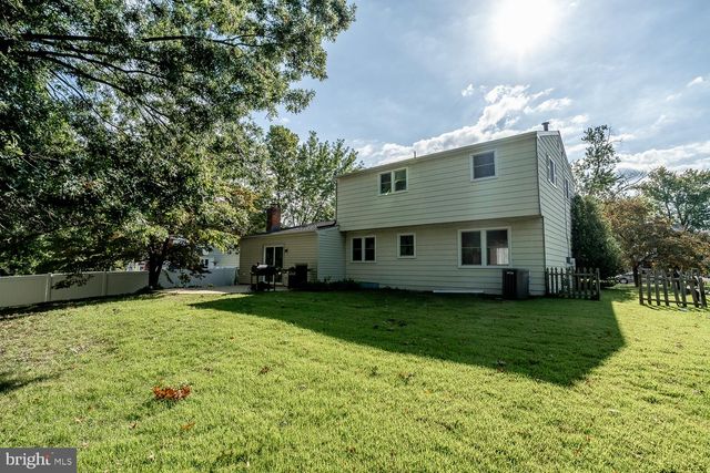 10 BULL RUN RD, Laurel Springs, NJ 08021