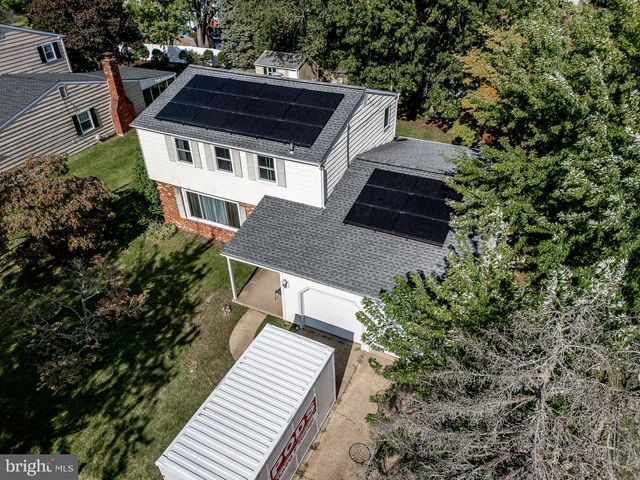 10 BULL RUN RD, Laurel Springs, NJ 08021