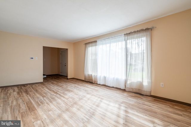 10 BULL RUN RD, Laurel Springs, NJ 08021