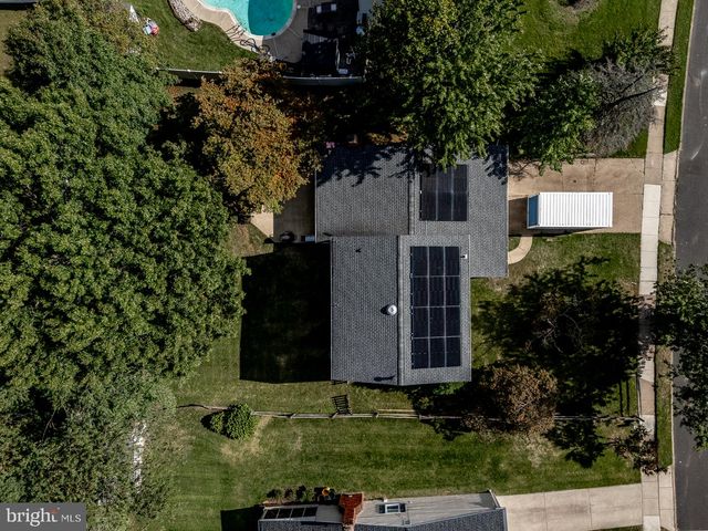 10 BULL RUN RD, Laurel Springs, NJ 08021