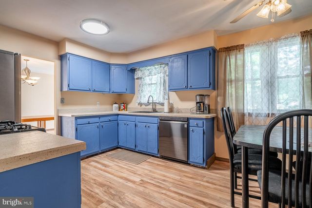10 BULL RUN RD, Laurel Springs, NJ 08021