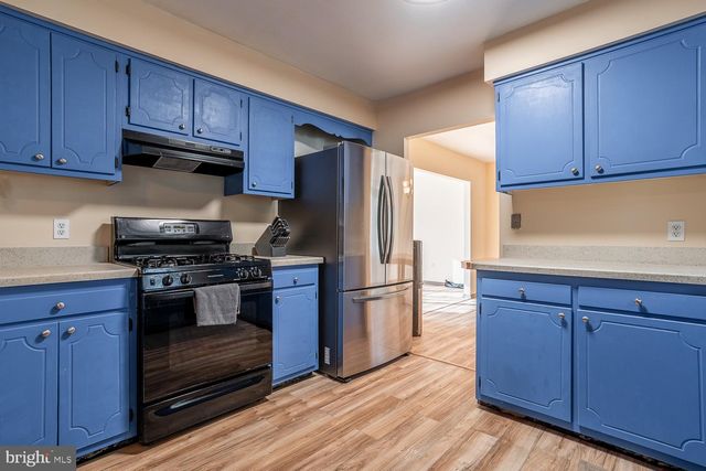 10 BULL RUN RD, Laurel Springs, NJ 08021