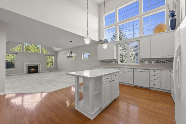 10053 Juliana Circle, Powell, OH 43065