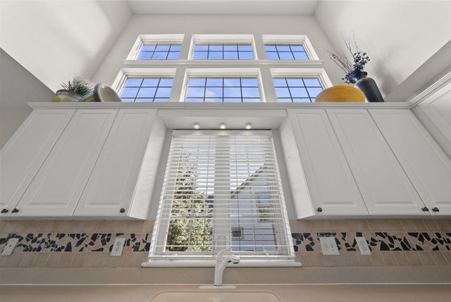 10053 Juliana Circle, Powell, OH 43065