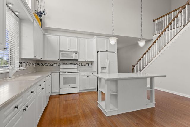 10053 Juliana Circle, Powell, OH 43065