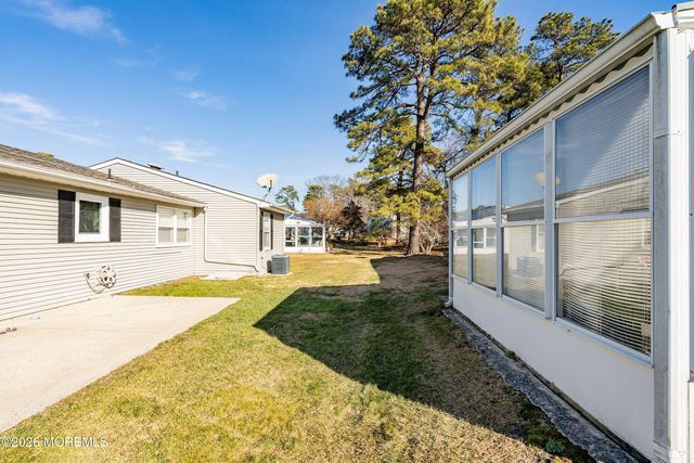 56 S Chestnut Avenue, Whiting, NJ 08759