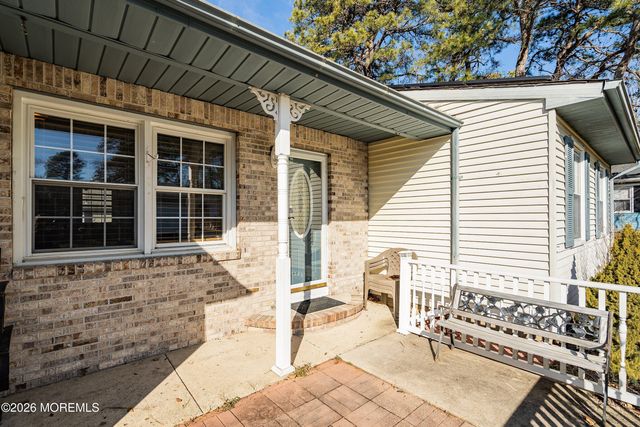 56 S Chestnut Avenue, Whiting, NJ 08759