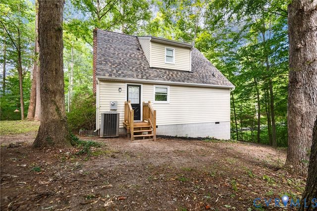 6421 Lakeshore Dr, Quinton, VA 23141