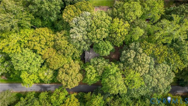 6421 Lakeshore Dr, Quinton, VA 23141