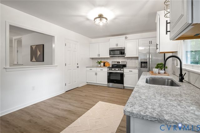 6421 Lakeshore Dr, Quinton, VA 23141