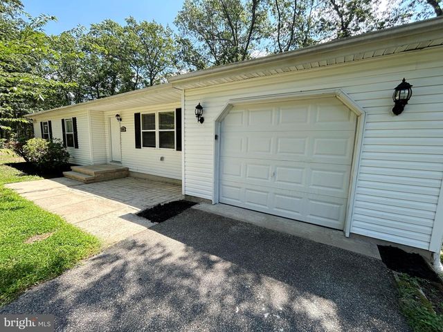 526 VIRGINIA DR, Browns Mills, NJ 08015