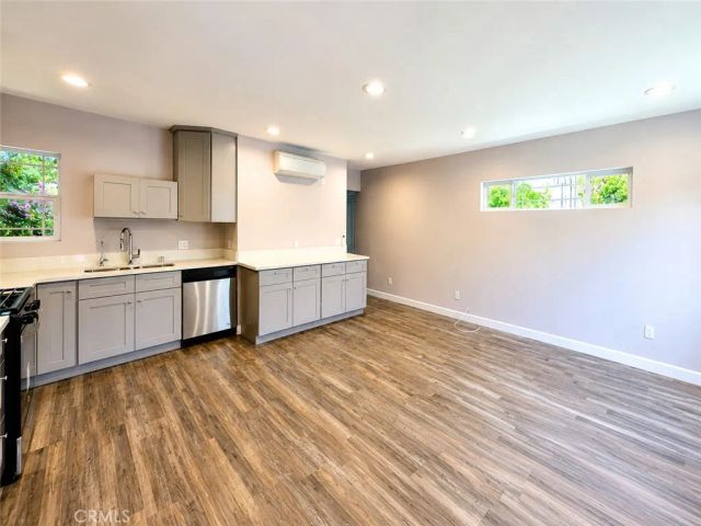 7645 Amestoy, Lake Balboa, CA 91406