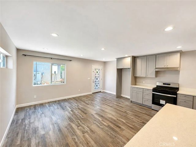 7645 Amestoy, Lake Balboa, CA 91406
