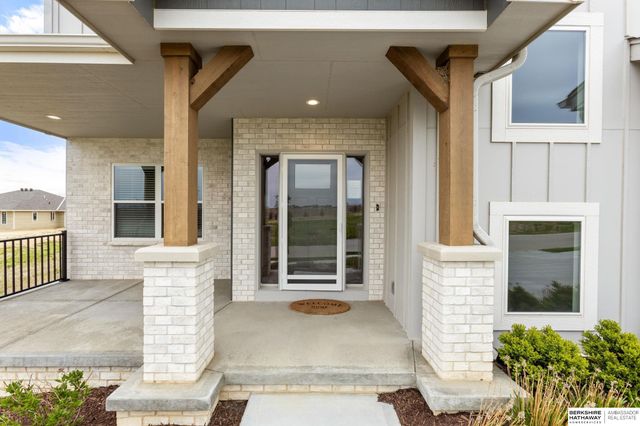 5417 N 191st Avenue, Elkhorn, NE 68022