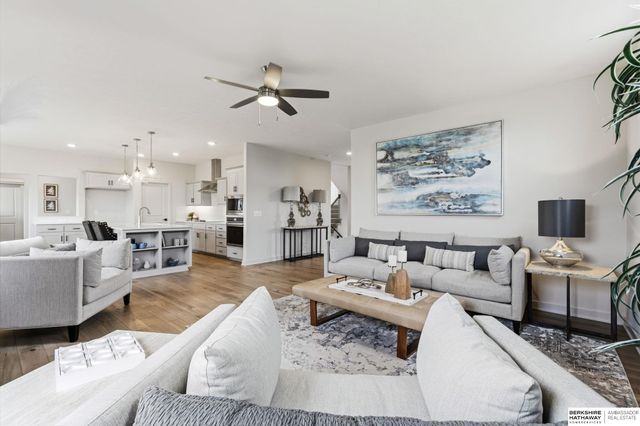 5417 N 191st Avenue, Elkhorn, NE 68022