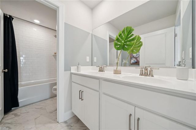321 Riverview RD, Chesapeake, VA 23322