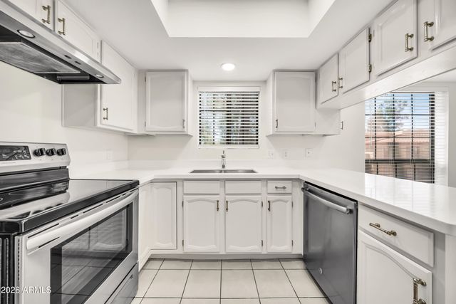 8302 N 21ST Drive L201, Phoenix, AZ 85021