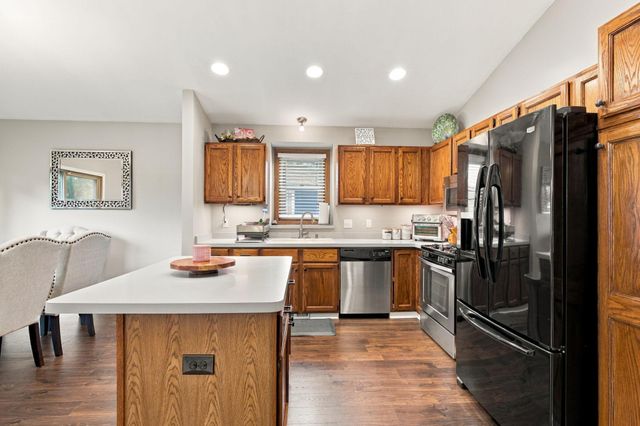 7163 158th Street W, Apple Valley, MN 55124