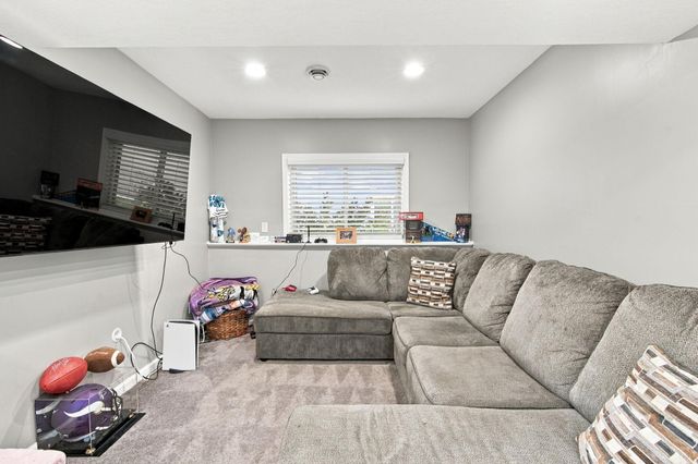 7163 158th Street W, Apple Valley, MN 55124
