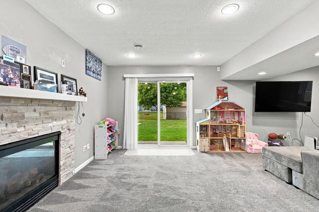 7163 158th Street W, Apple Valley, MN 55124