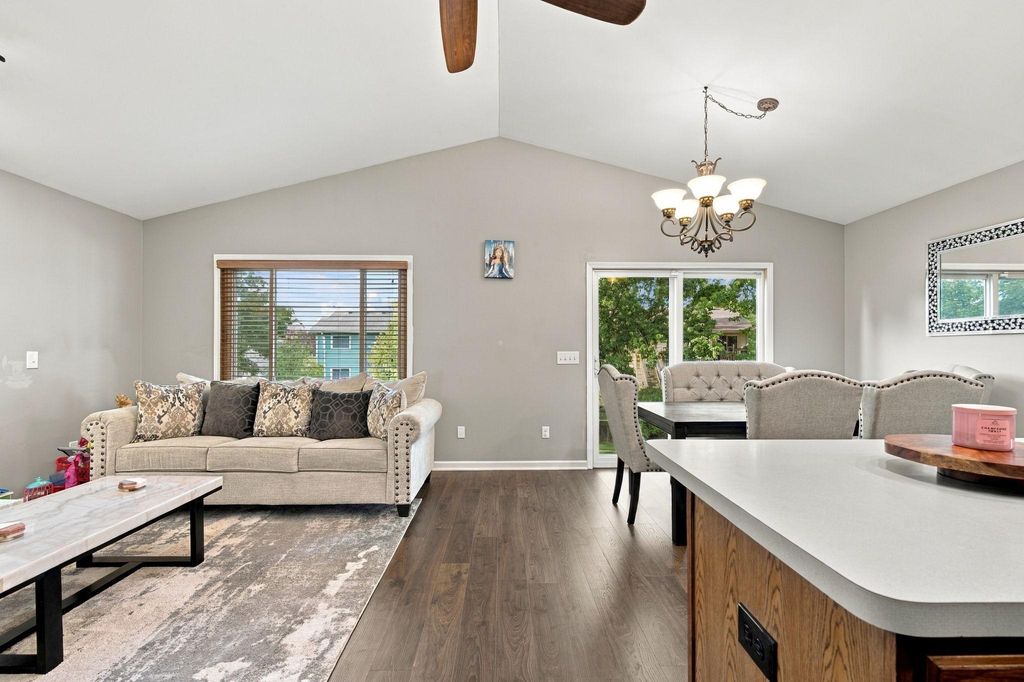 7163 158th Street W, Apple Valley, MN 55124 — photo 2