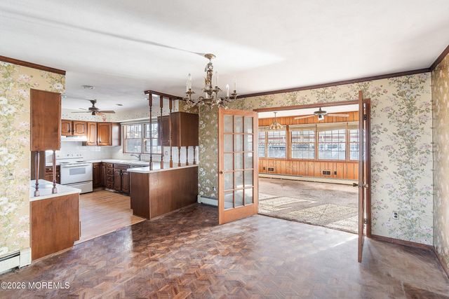 8 Kingfisher Lane, Toms River, NJ 08753