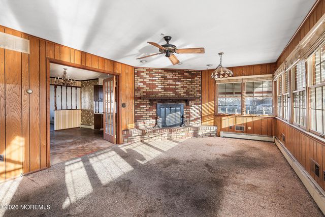 8 Kingfisher Lane, Toms River, NJ 08753