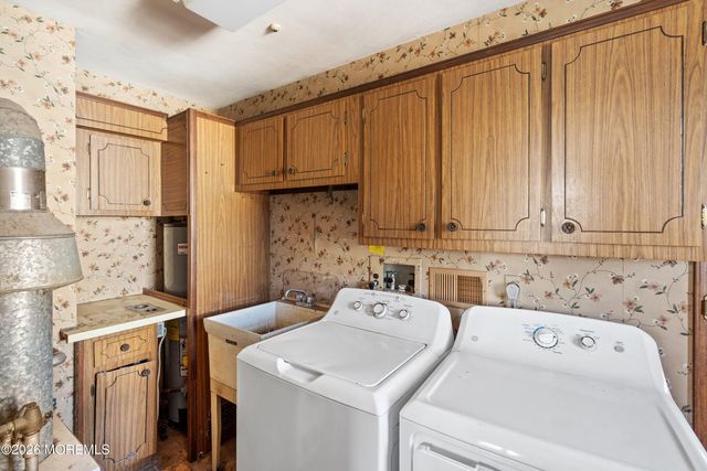 8 Kingfisher Lane, Toms River, NJ 08753