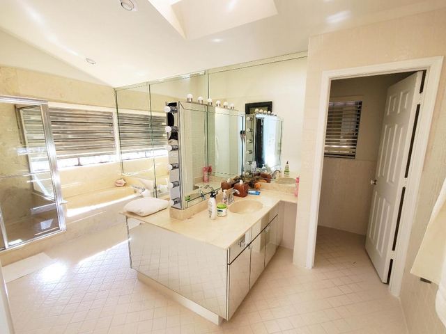 21742 Club Villa Terrace, Boca Raton, FL 33433