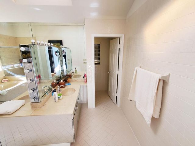 21742 Club Villa Terrace, Boca Raton, FL 33433