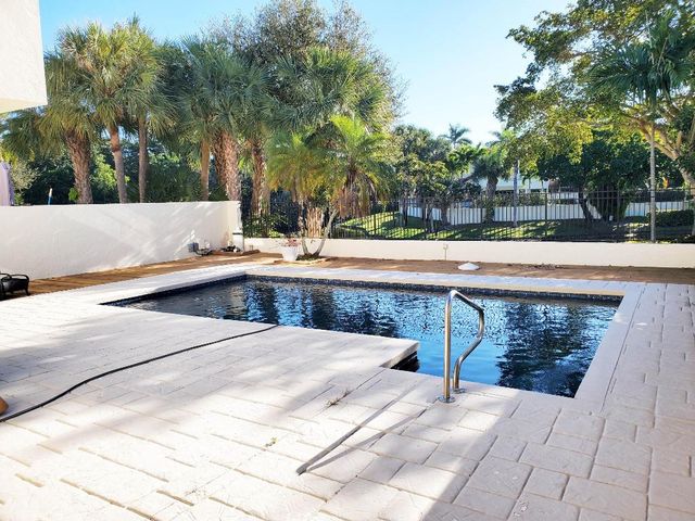 21742 Club Villa Terrace, Boca Raton, FL 33433