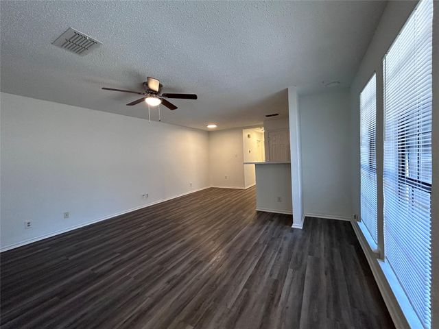 9315 Kempler DR B, Austin, TX 78748