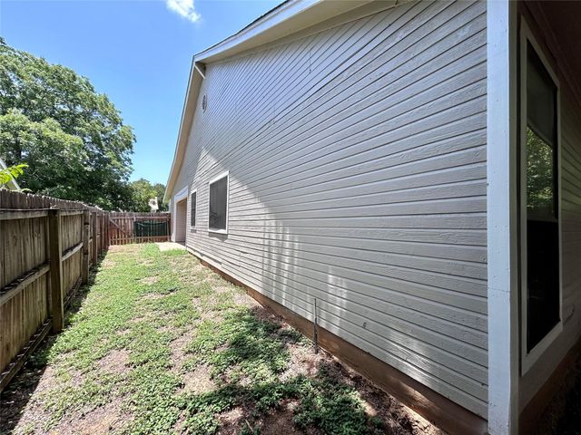 9315 Kempler DR B, Austin, TX 78748