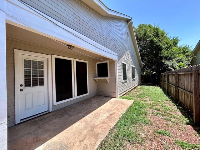 9315 Kempler DR B, Austin, TX 78748