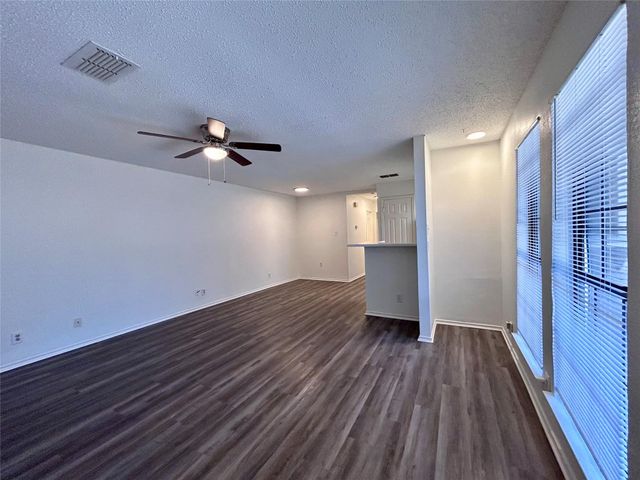 9315 Kempler DR B, Austin, TX 78748